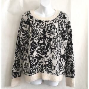 Adrianna Papell‎ Women's Sweater Sz M Black/Off-White Floral Crewneck Fuzzy Knit